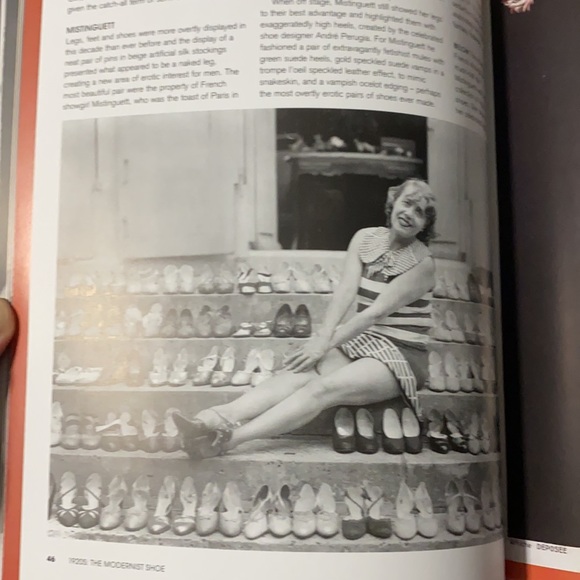 Book “Vintage Shoes” by Caroline Cox - Picture 9 of 11